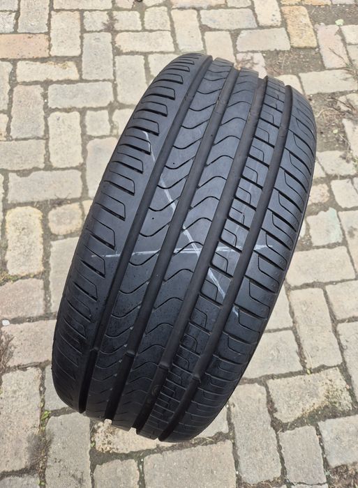 O bucată 255/45 R20 vară - una Pirelli