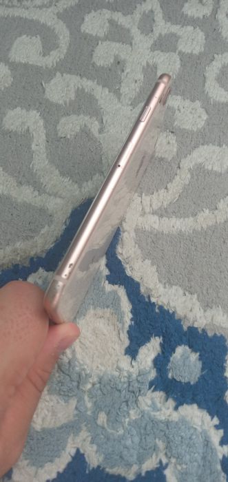 Продаётся Айфон 8 в отличном сосстояний