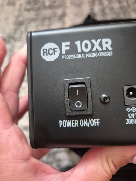 RCF MIXER fx10 husa inclusa  3 cabluri xlr jack adam  hall 4 star incluse