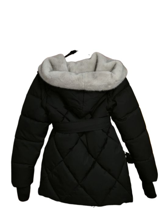 Yenglari olinadi. Va qo'l tomoni qo'lqopchali. Juda qalin.