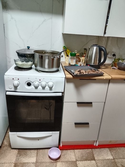 Продам электроплиту