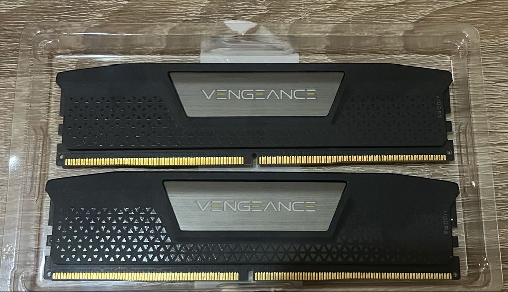 Memorie Ram CorsairVengeance DDR 5 32 GB(2x16)5200mhzCL40-Dual Channel