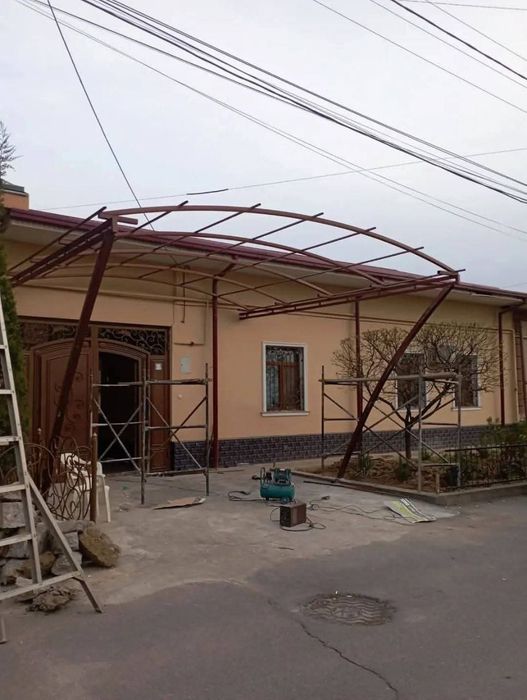 Навес решетки ограждение постройки из металла