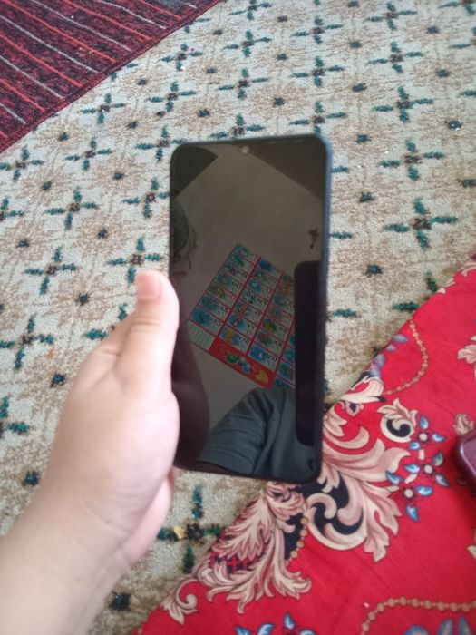 Telefon sotiladi arzon narxda