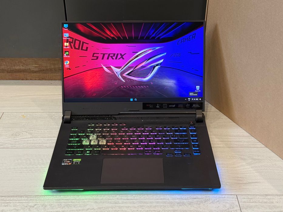 15.6 iPS 300hz/ RTX 3060 6GB/ Ryzen7 6800H /1TB ssd/ 16gb ram /ROG STRIX