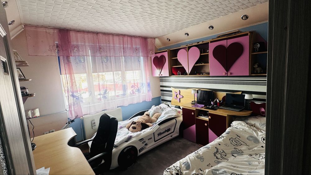 Apartament 4 camere de vanzare