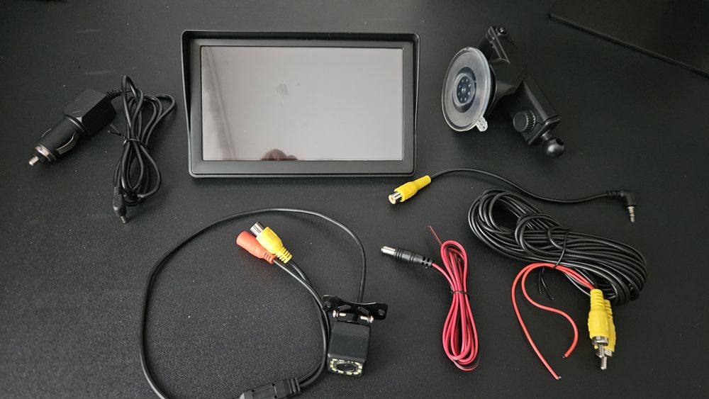 Navigatie Car Master cu camera retrovizoare