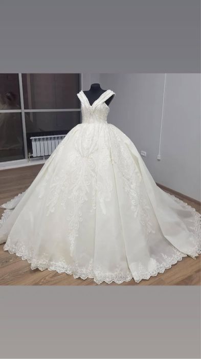 Продам свадебные платья