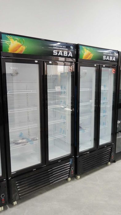 Новый витринный холодильник