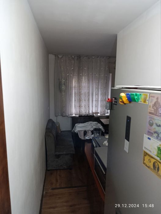 Сергели 8 худуд 3 хона 3 этаж срочно сотилади(Ипотека мумкин)