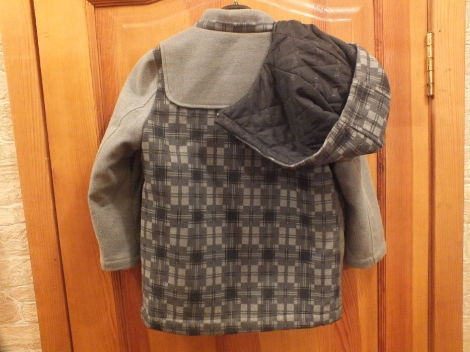 продам детское осенние пальто