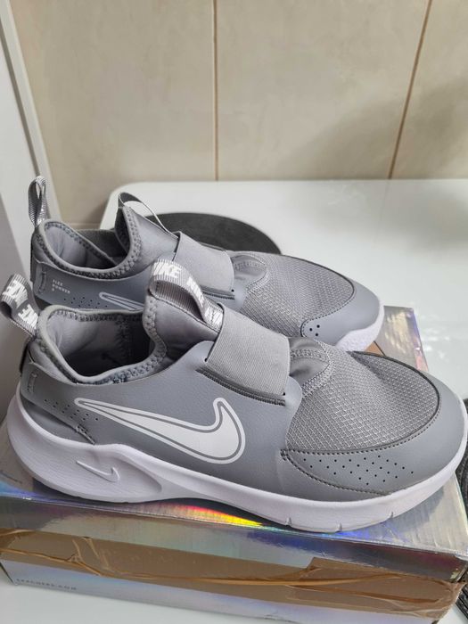 Adidași Nike băieți originali noi nr. 40 in stare foarte bună