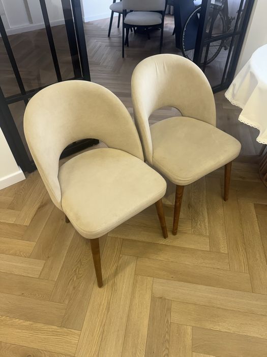 Продам стулья (4 шт) каждая 15000