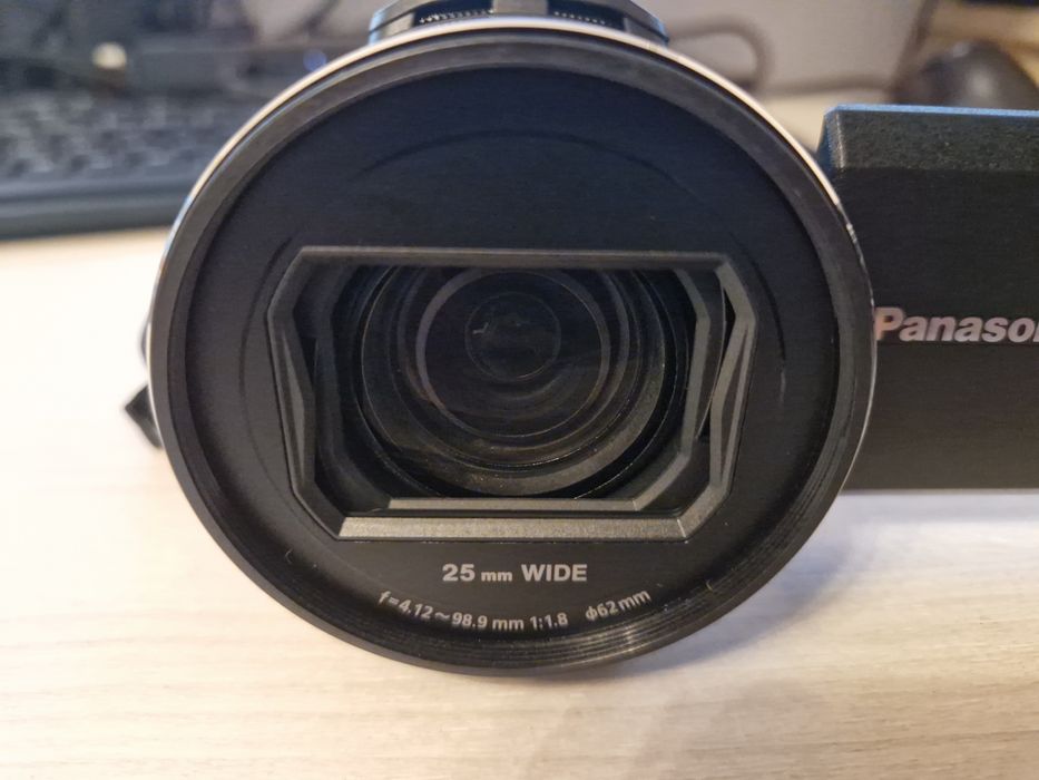 Panasonic HC-VX3 4k camera video