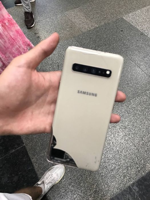 Samsung s 10 5g 256 GB 8 ram