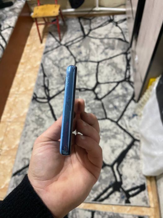 A32 128/4 sotiladi aybi ekran azgina singan regstratsiya yoq