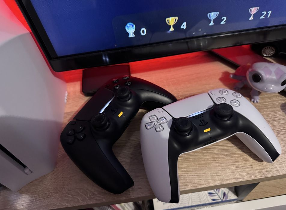 PlayStation 5 Slim Disk Edition (PS5), 1 TB с гаранция до 25.11.2026г, без игри