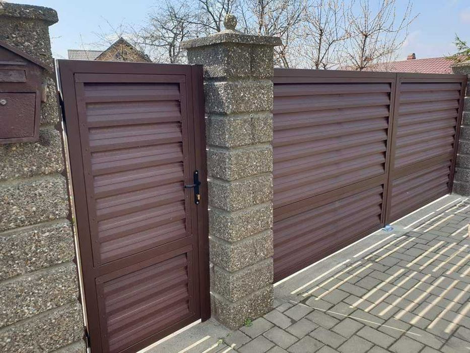Garduri si porti din panouri stil jaluzele si alte modele disponibile