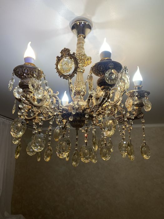 люстра для гостинный