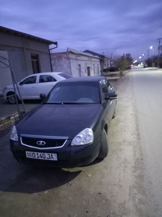 Lada Priora 2008 sotiladi