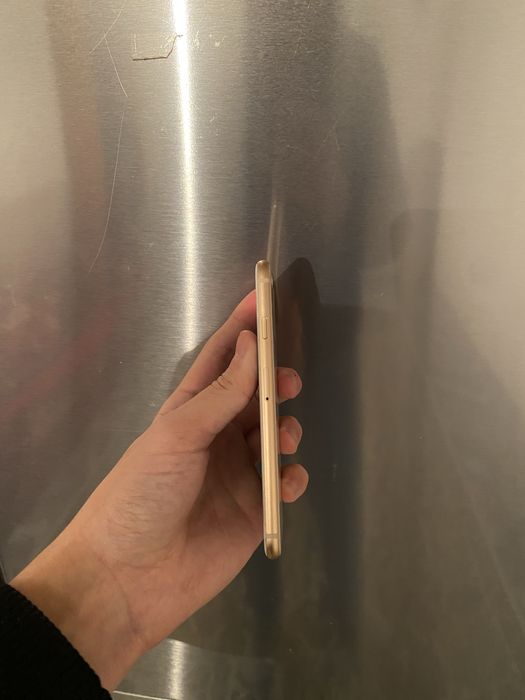 Продам срочно iPhone 8 64GB