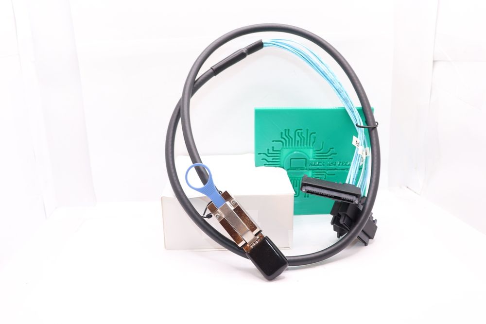 Cablu HBA Mini Sas HD SFF-8088 to 4 x SFF-8482(Sas) 12Gbps 1Metru Nou