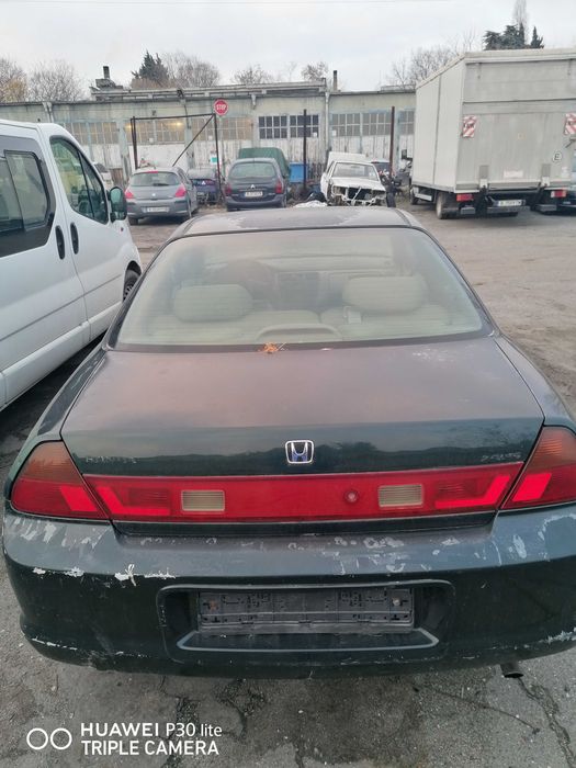 Продавам Хонда Акорд