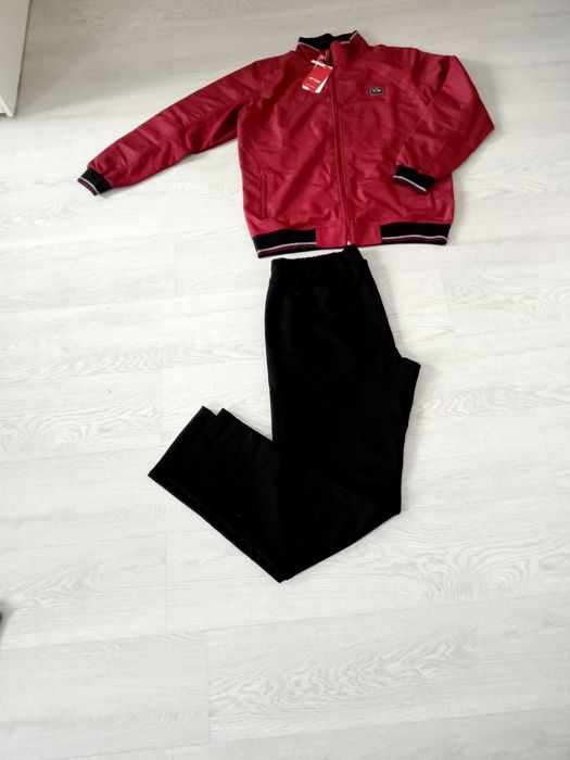 Продается спортивный костюм