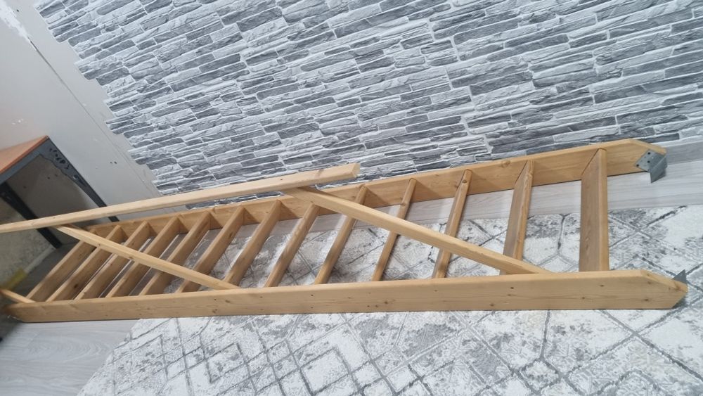 Продам лестницу б/у