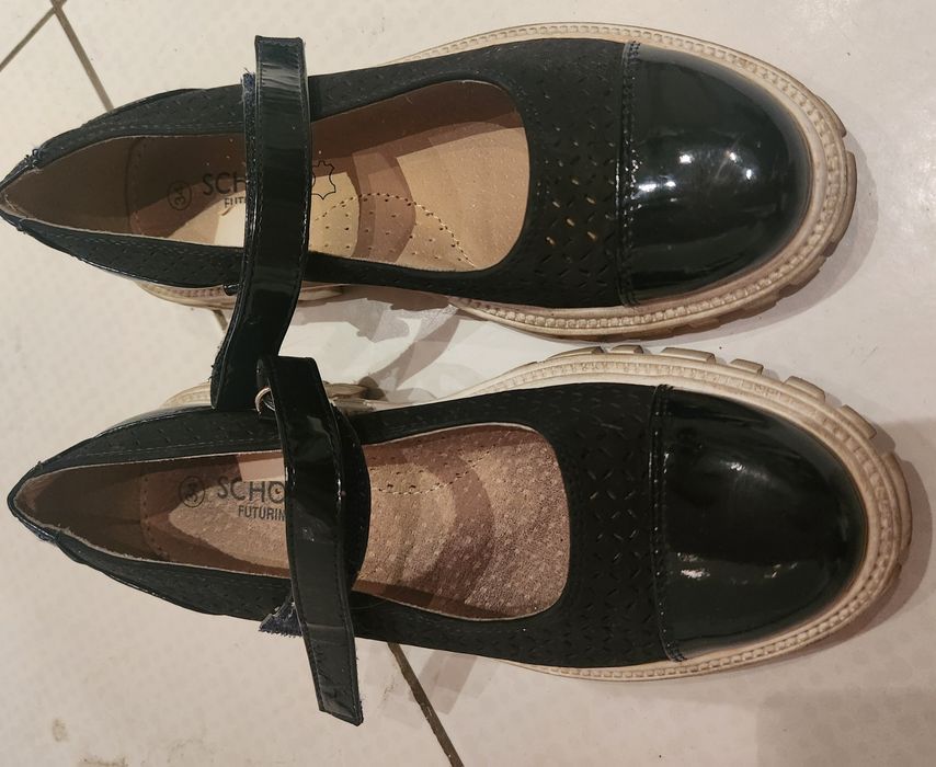 Продам туфли для девочки