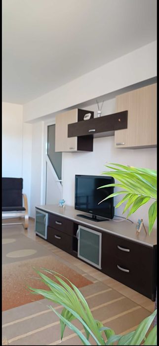 Ofer spre închiriere apartament 3 camere, vedere Piata Civica