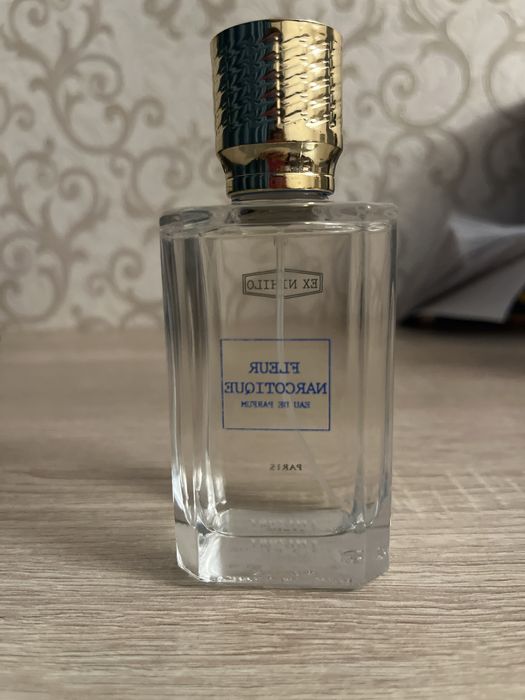 Парфюм зтрйкий запах