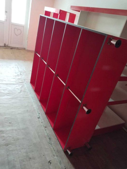 Магазин полкалары сатылады. срочно.  келисимли