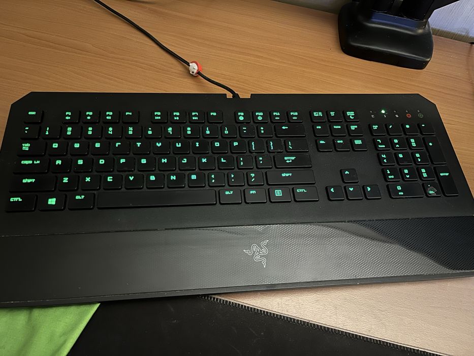 Tastatura gaming Razer ca Noua Super oferta
