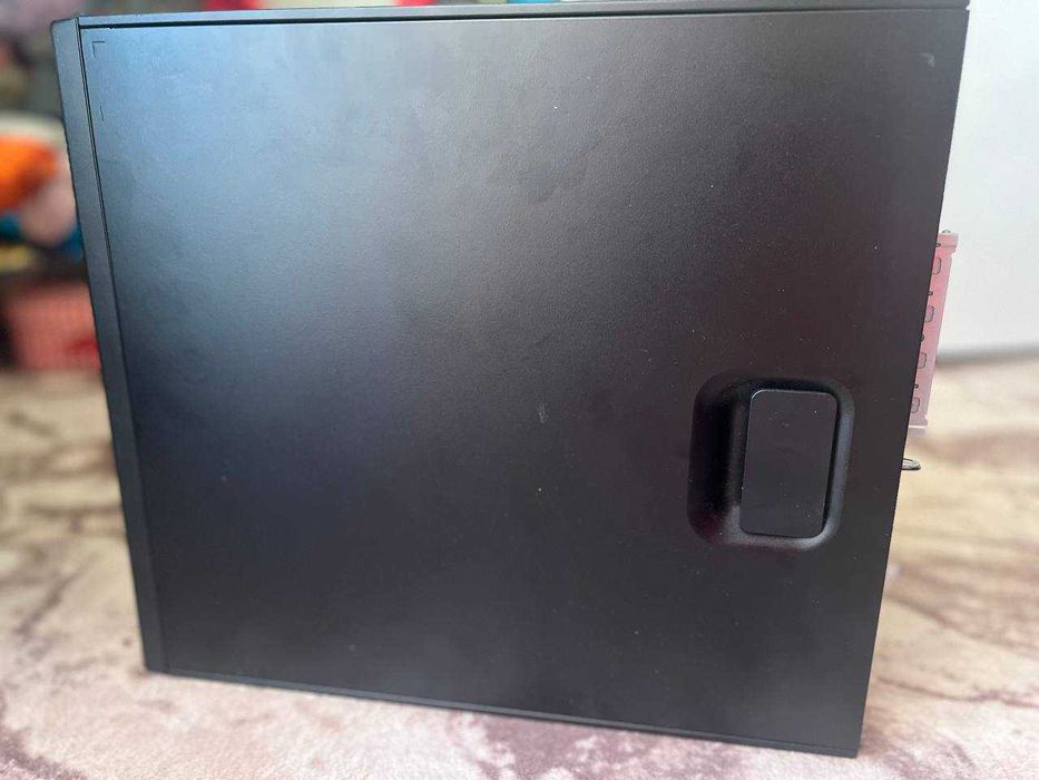 Настолен компютър HP EliteDesk 705 G2