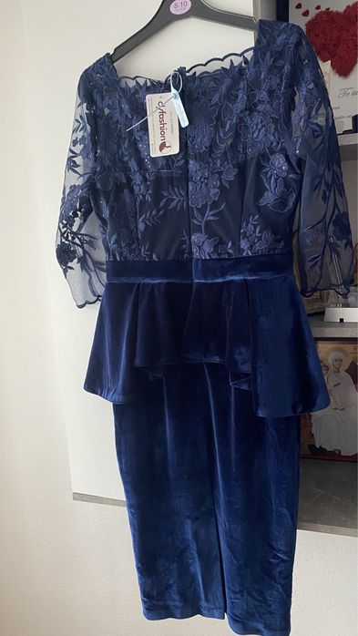 Rochie din catifea cu dantela si pelplum in talie bleumarin