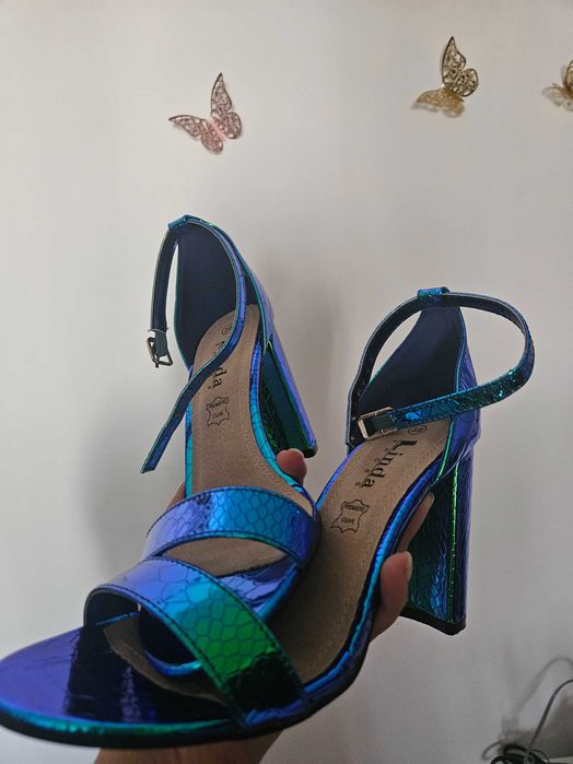 Sandale piele nepurtate 39 marimea