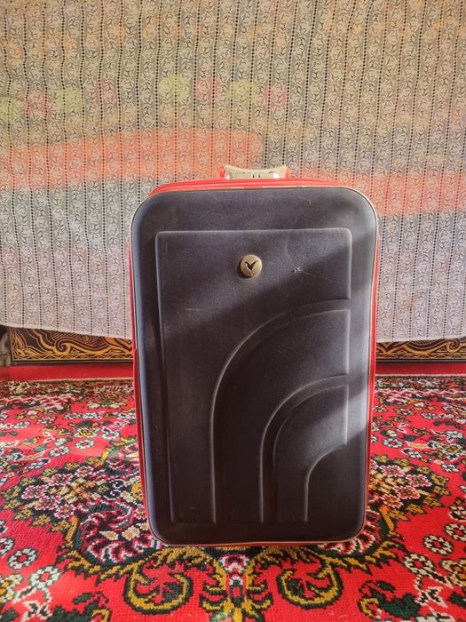 Чемодан на колёсах