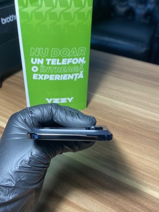 iPhone Air • 256 GB • Black