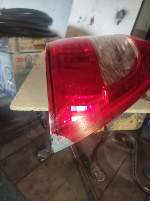 Продам задние фары