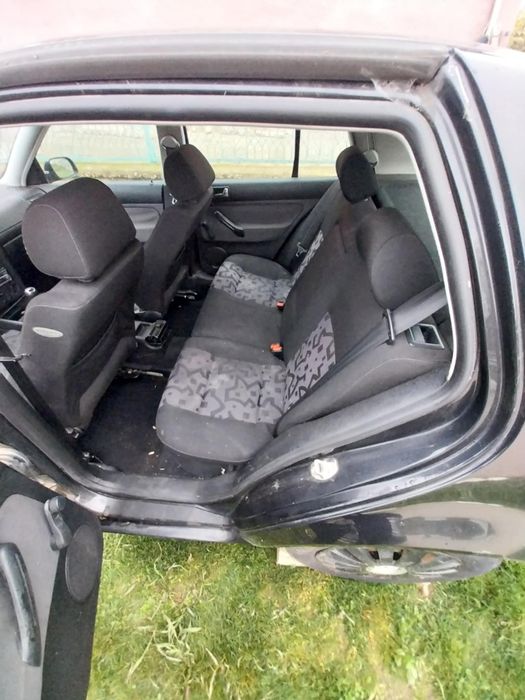 Продава се на Части Volkswagen Golf 4