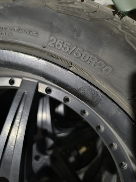 Продам комплект дисков R20 с резиной