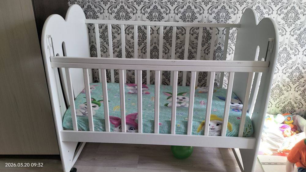 Продам детскую кроватку