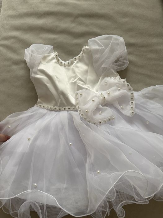 Белое детское  платье