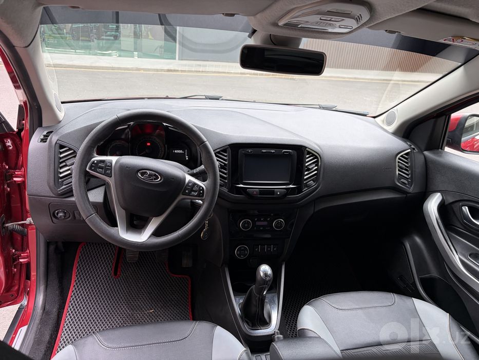 Lada XRay Cross 2019