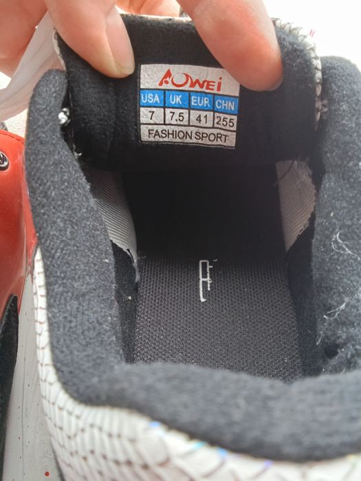 Продам кросовки женские