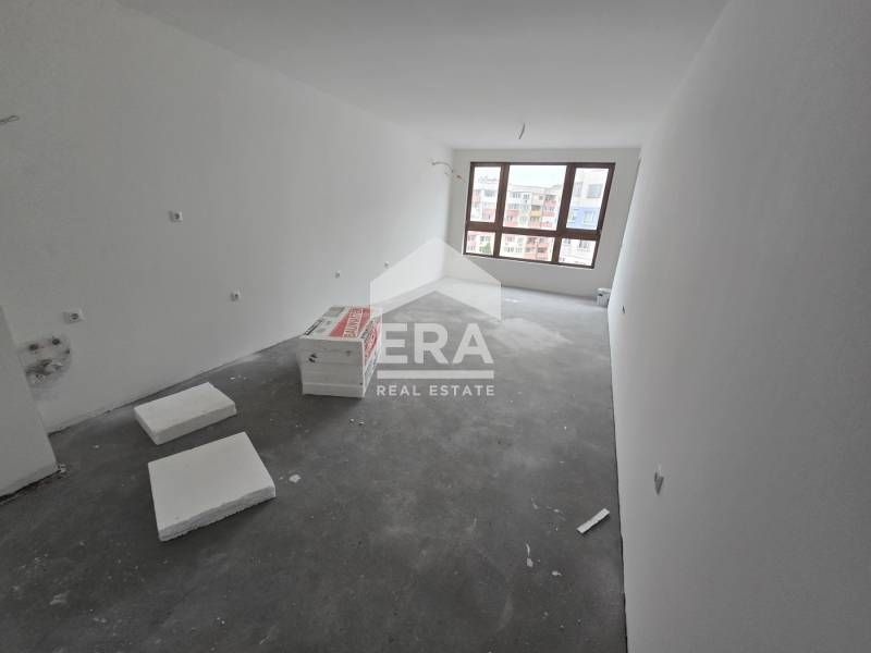 ЕРА Надежда продава уникален, югозападен, тристаен апартамент на 3 мин