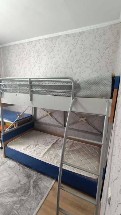 Детская кровать, шкаф