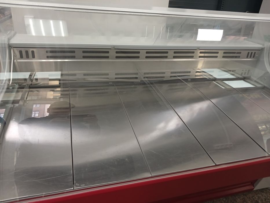 Продам витринный холодильники.