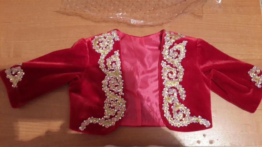 Продам национальный костюм для девочки